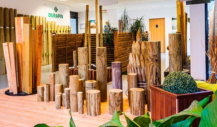 Découvrez et touchez nos produits bois en situation réelle en showroom Vivre en Bois