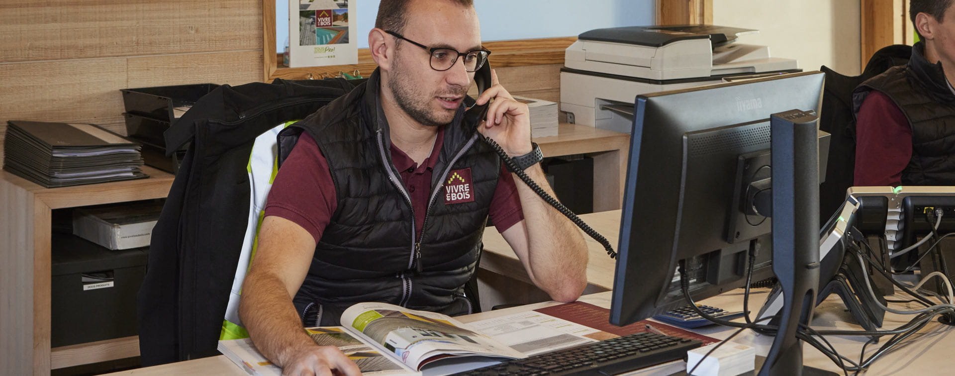 Nos experts bois Vivre en Bois sont à votre écoute et vous accompagnent tout au long de vos chantiers
