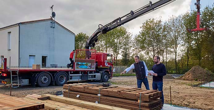 Service de livraison sur chantier de votre marchandise commandée chez Vivre en Bois